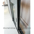 Fenster mit Jalousien aus bronze eloxiertem Aluminium